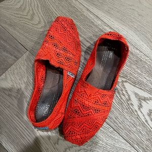 Tom’s orange size 7.5